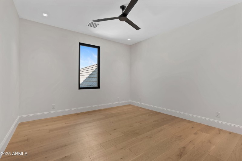 42-web-or-mls-6230-e-hillcrest-blvd