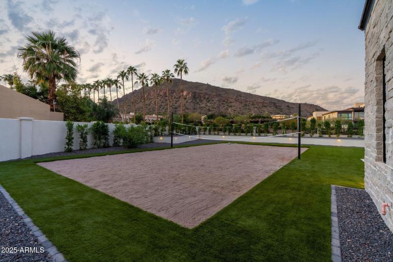 65-web-or-mls-6230-e-hillcrest-blvd