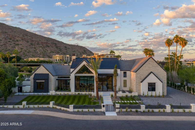 72-web-or-mls-6230-e-hillcrest-blvd