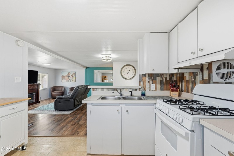 Kitchen with New Gas Stove/Oven