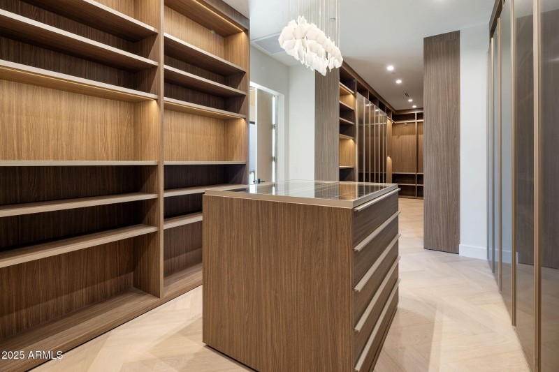 Primary Molenti & C DADA closet