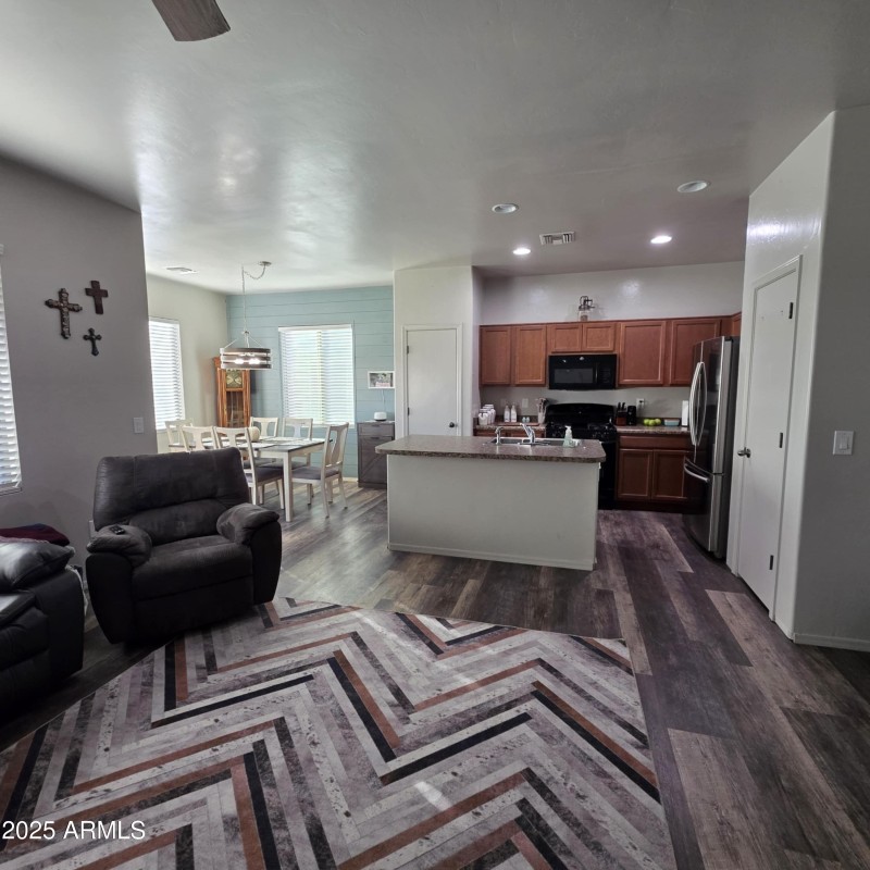 681c3d94-54d2-4f32-8281-a04aba472438