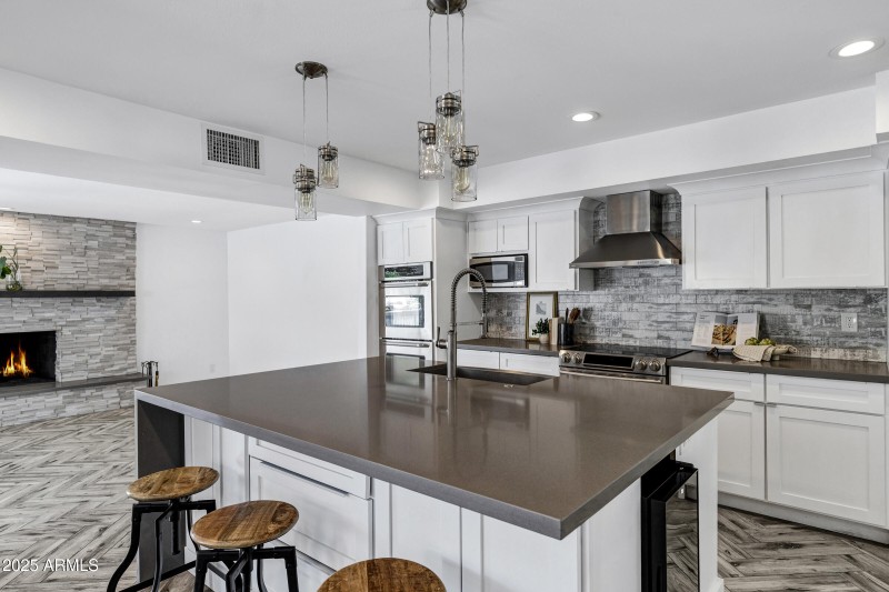 1323 E Whalers Way-10