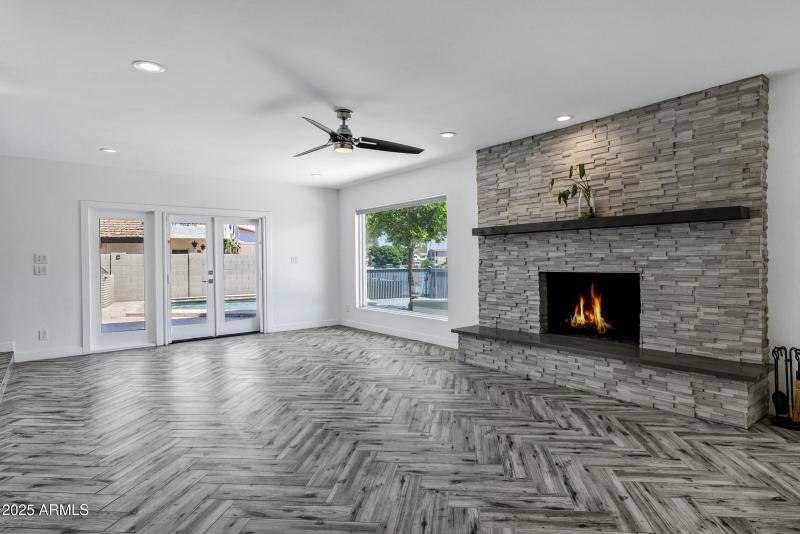 1323 E Whalers Way-20