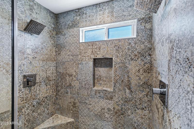 1323 E Whalers Way-36