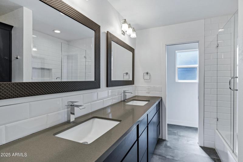 1323 E Whalers Way-29