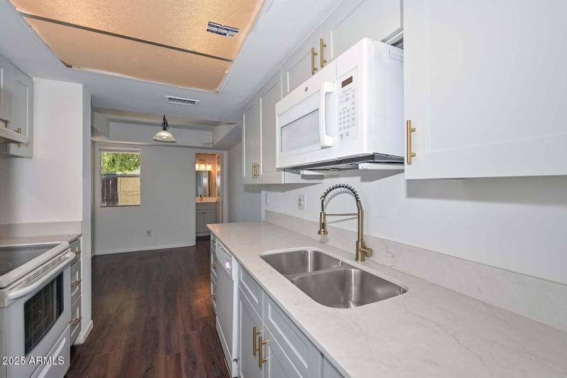 Kitchen-Breakfast Room