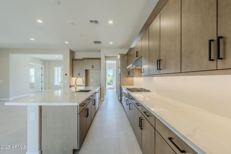 24-web-or-mls-Loma-24