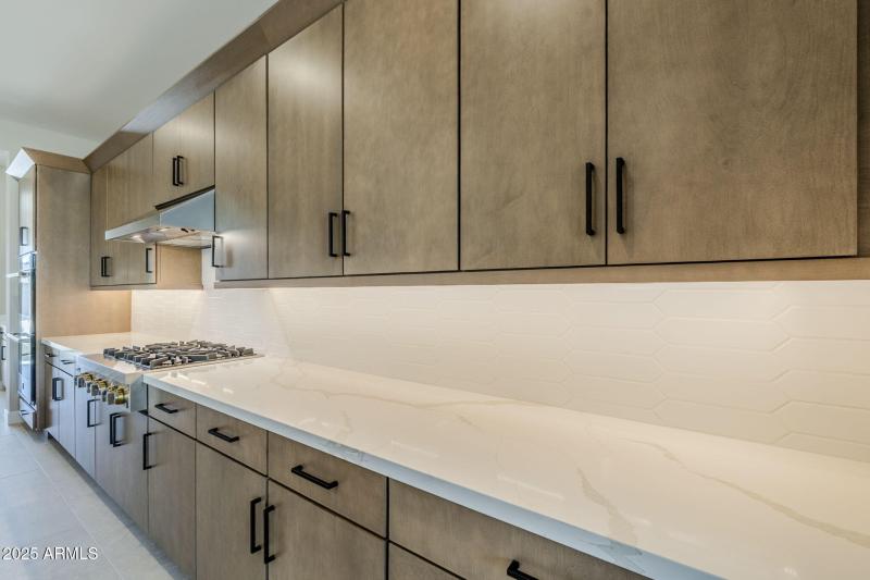 Kitchen W Under Cabinet Lighting