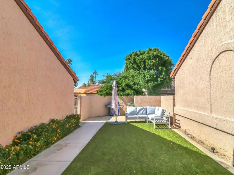 04-11225 N 109th Way-4