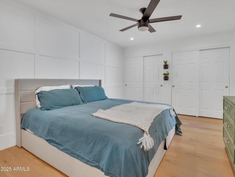 17-11225 N 109th Way-17