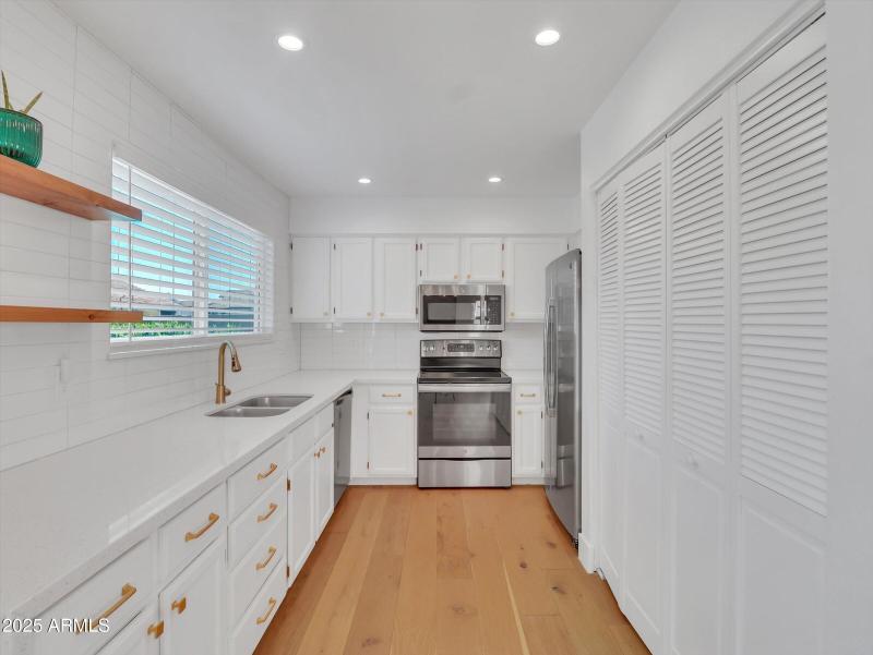 20-11225 N 109th Way-20