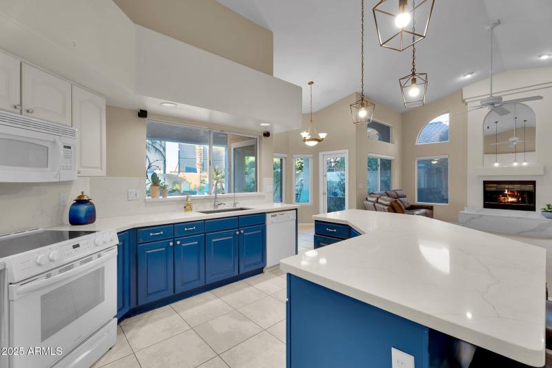 Gorgeous quartz counters!