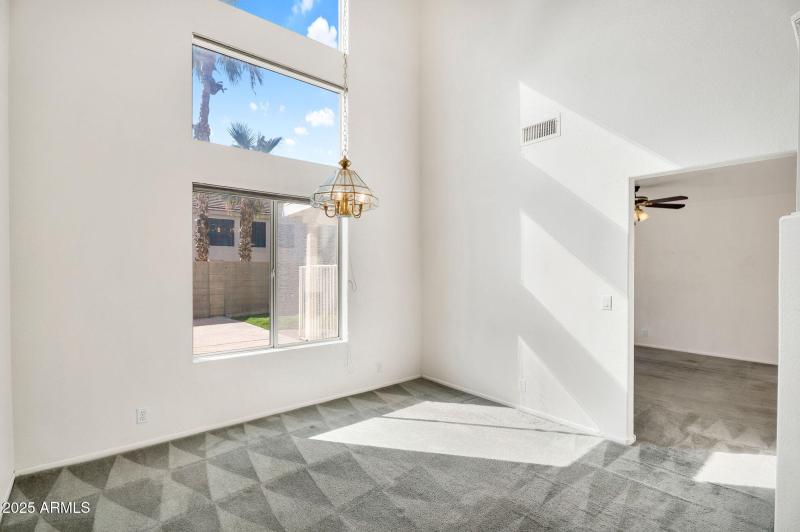 14-web-or-mls-2905 E Glenhaven Dr-6