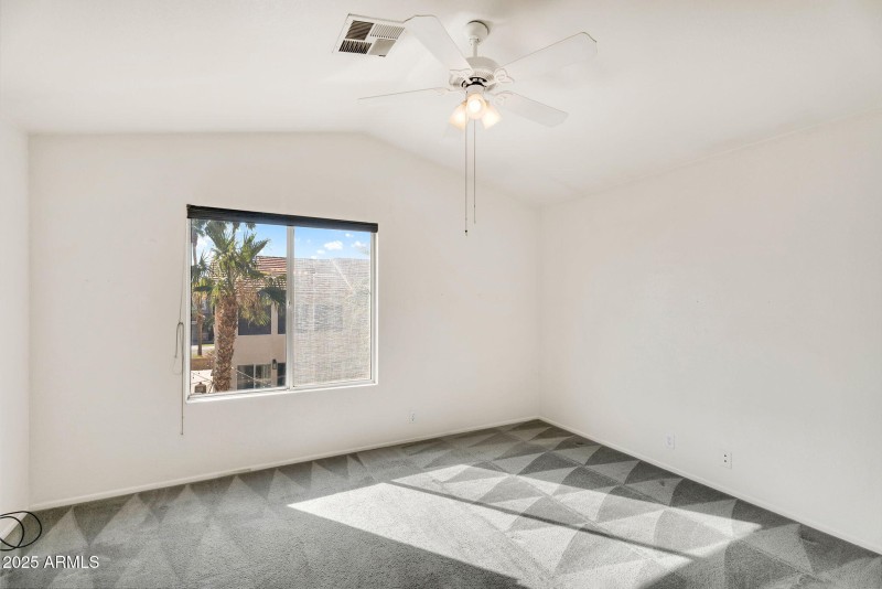 21-web-or-mls-2905 E Glenhaven Dr-19