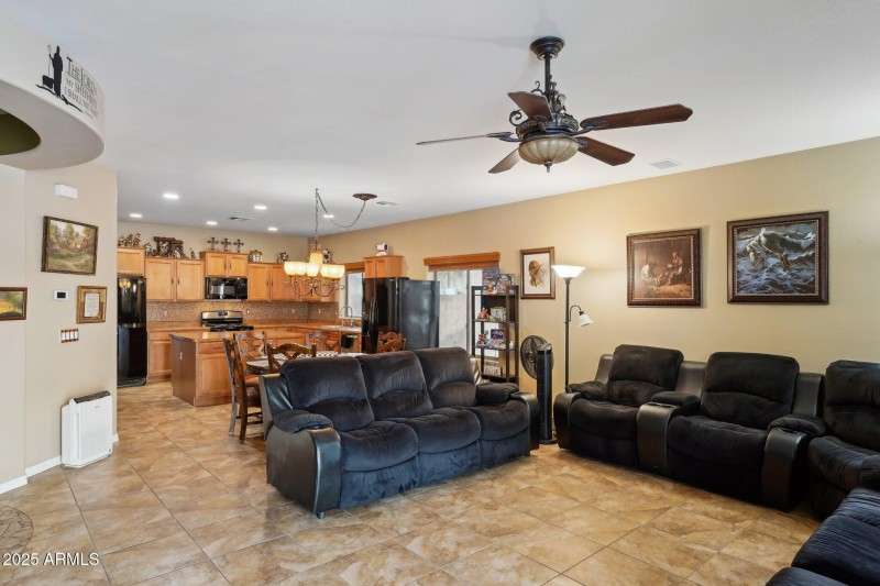 11-web-or-mls-W Victory Way-011