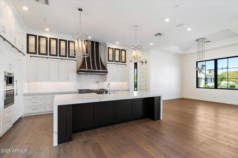 Kitchen and breakfast nook