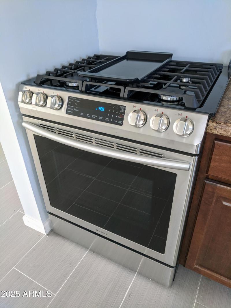 Identical Gas Range