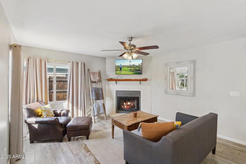 4-web-or-mls-1110-w-heatherbrae-dr