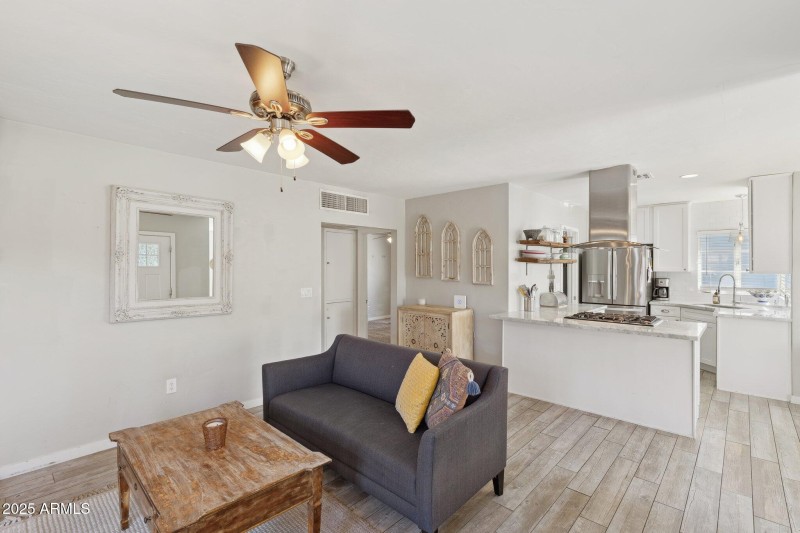 8-web-or-mls-1110-w-heatherbrae-dr