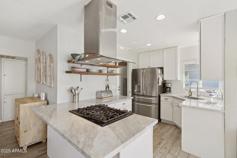 11-web-or-mls-1110-w-heatherbrae-dr