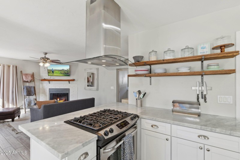 12-web-or-mls-1110-w-heatherbrae-dr