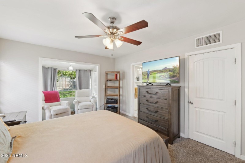 21-web-or-mls-1110-w-heatherbrae-dr