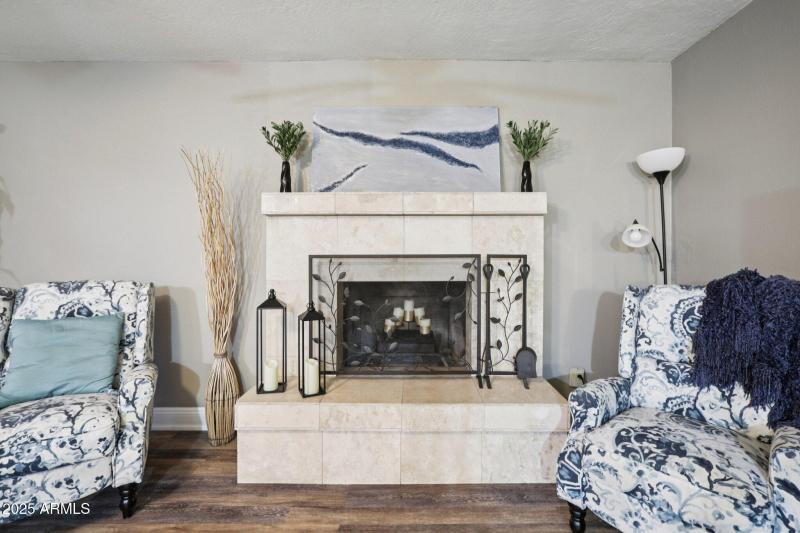 10-web-or-mls-W Portobello Ave-L0111-010