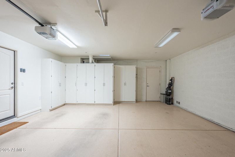 Nice garage with builtins