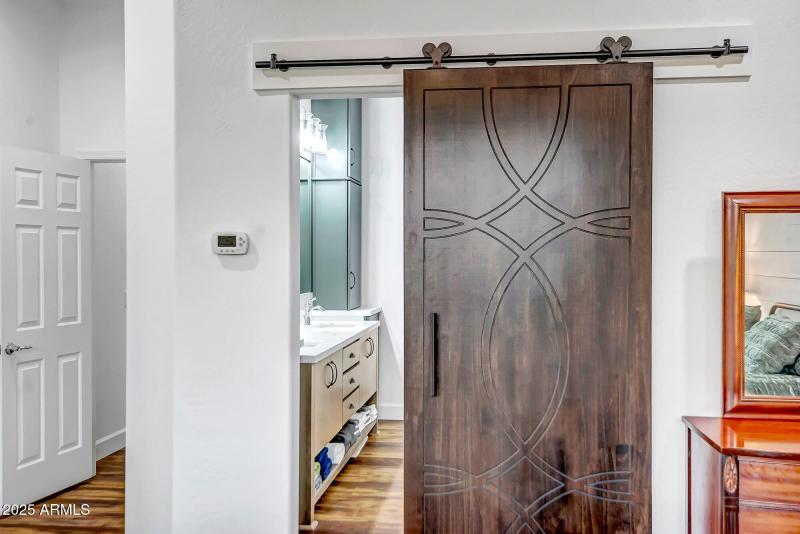 CUSTOM BARN DOOR