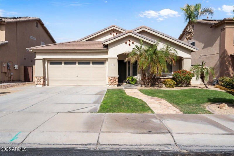 4 Bedroom, 2 Bath, Pool Home