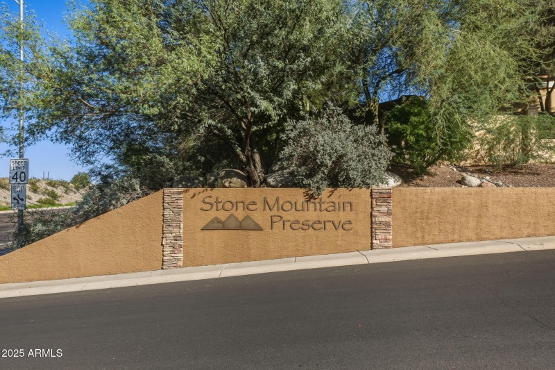 5-web-or-mls-18422 N 14th St Phoenix, AZ