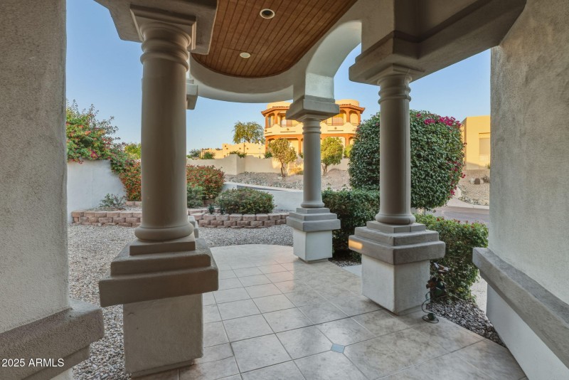 10-web-or-mls-18422 N 14th St Phoenix, A