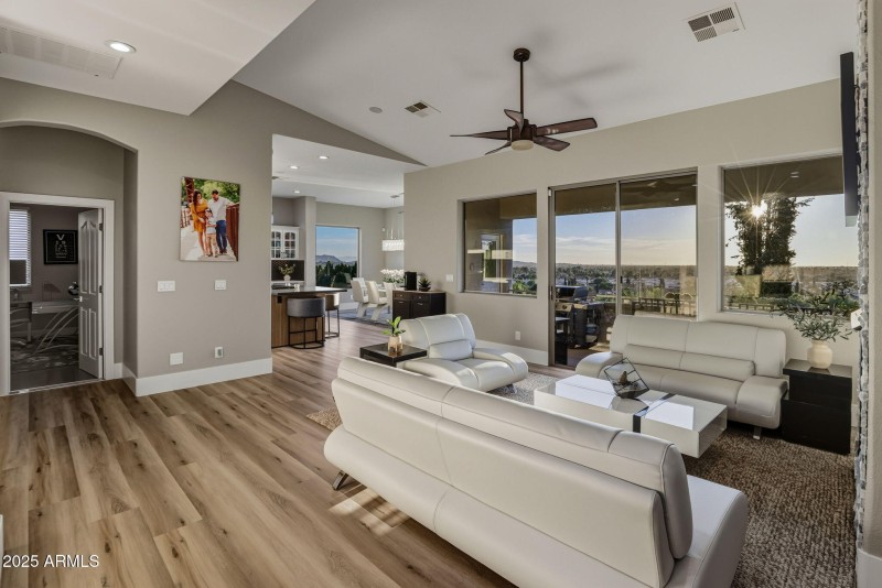 19-web-or-mls-18422 N 14th St Phoenix, A