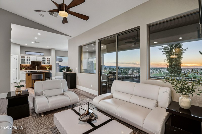 28-web-or-mls-18422 N 14th St Phoenix, A