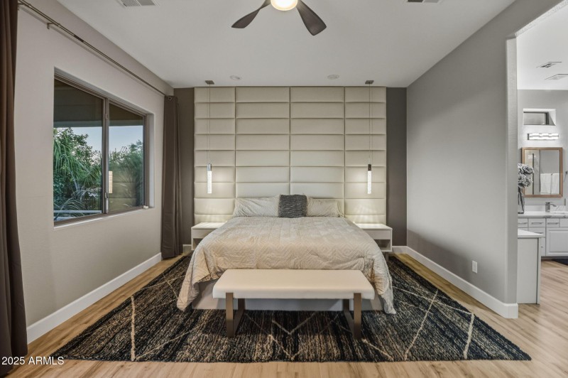 60-web-or-mls-18422 N 14th St Phoenix, A