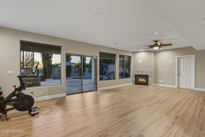 71-web-or-mls-18422 N 14th St Phoenix, A