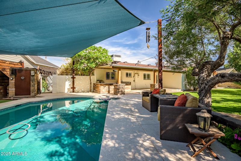 A9F830E5-E878-4F4C-89FB-B0C0DD2B5C1A