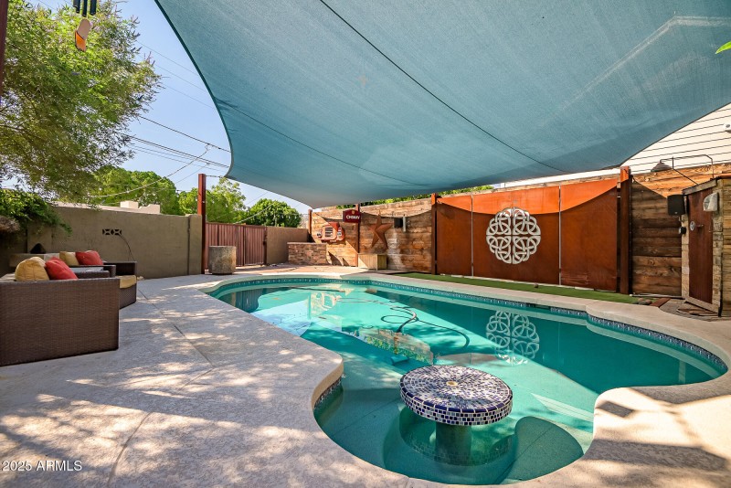 AD0850B8-92EC-4F64-B20F-40D2BFFE2C81