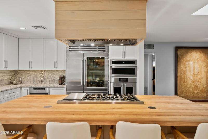 C3E916A0-4EFD-4977-8712-C393BE616C47