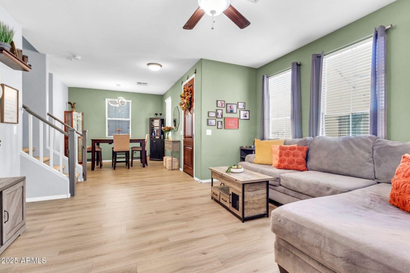 4131 E Oakland St-11