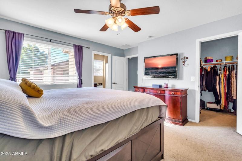 4131 E Oakland St-21