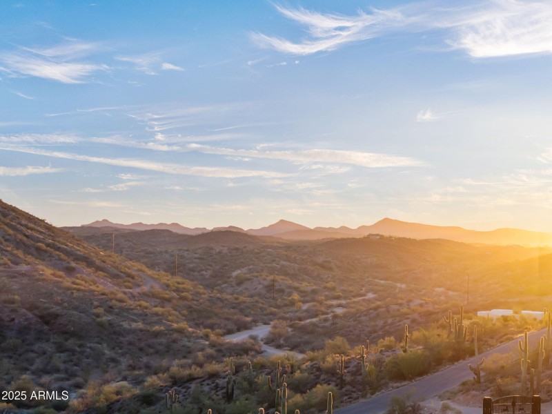 30-web-or-mls-DJI_20251030173352_0105_D