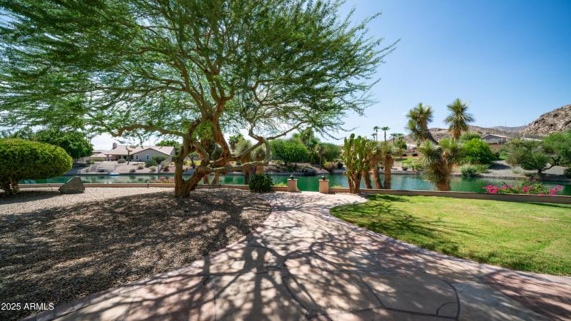 Lakefront in Canyon Springs