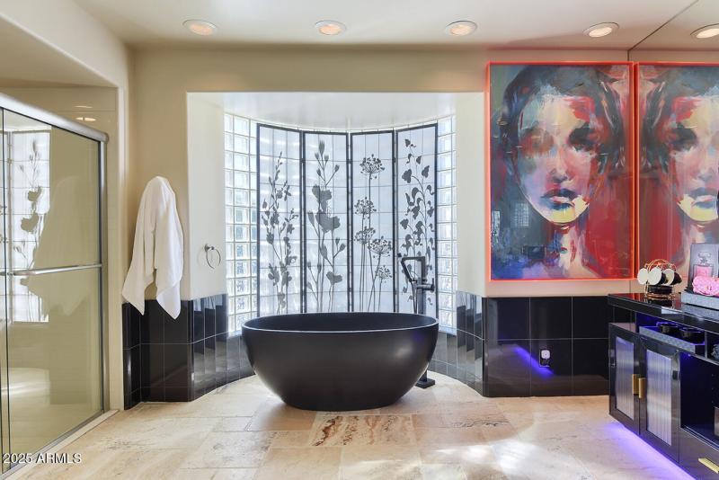 WALK-IN SHOWER AND SOAKING TUB