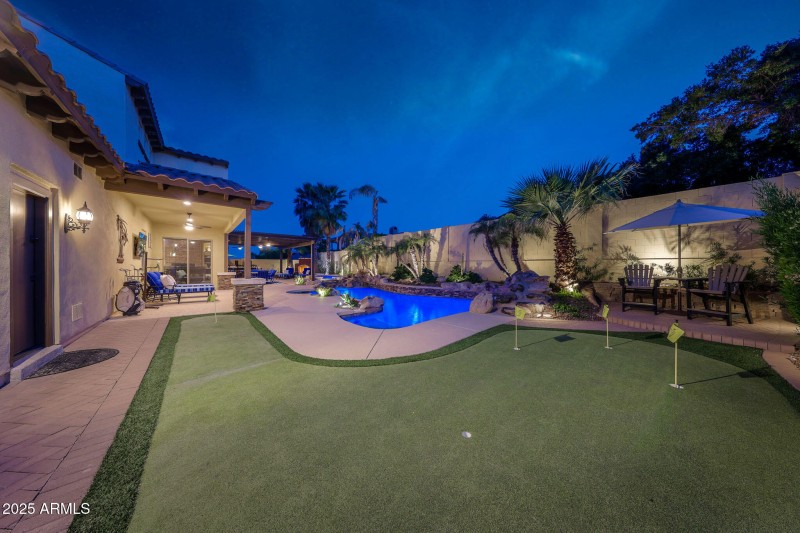 Backyard Retreat - Putting Green