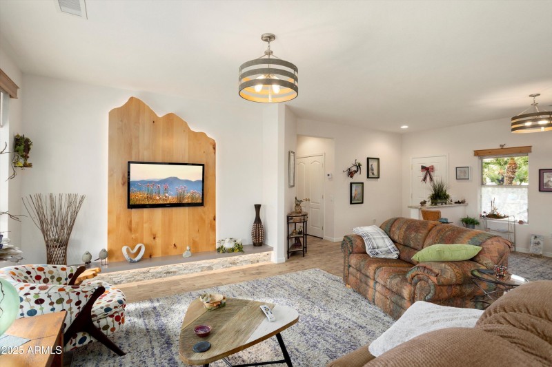 08-16615 W Monteverde Ln