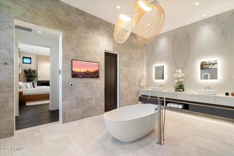 027-Primary Bathroom