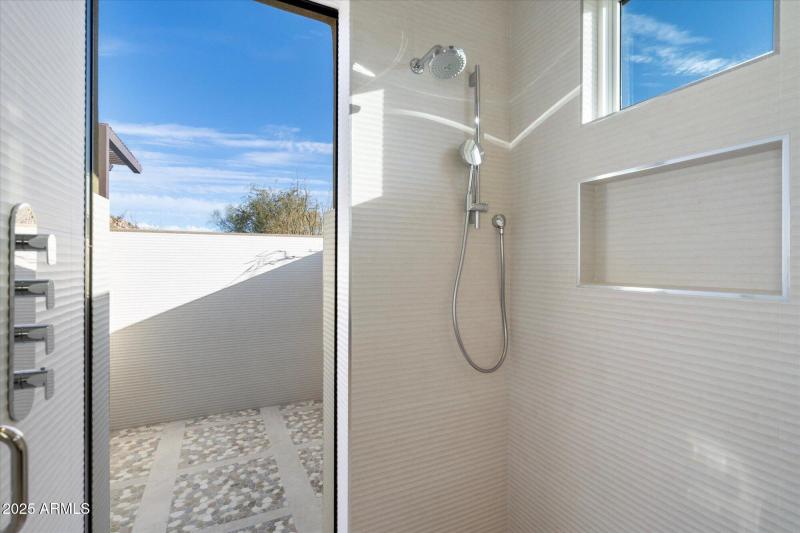 073-Casita Shower to OUtdoor Shower