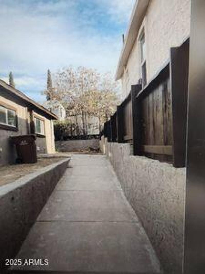 IS33jffwc1lws80000000000